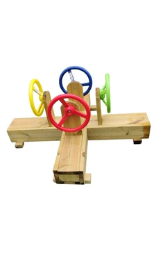 מתקנים מעץ לחצר הגן